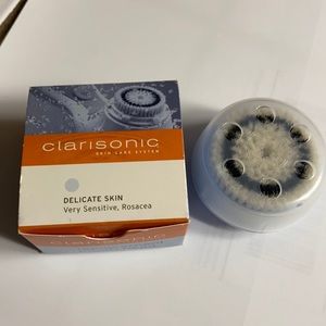 Authentic Clarisonic replacement head.